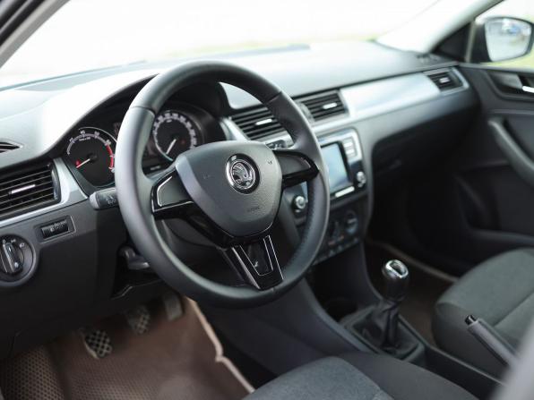 Skoda Rapid I Рестайлинг с пробегом 2017 года, цена 1 189 000 рублей, 103783 км, лифтбек, Автокод Объявления