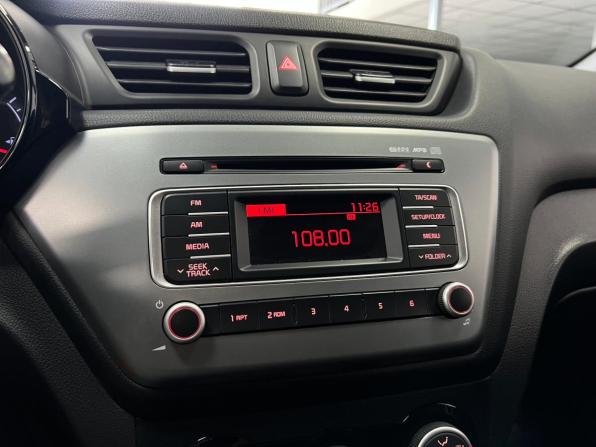 Kia Rio III Рестайлинг с пробегом 2016 года, цена 1 299 001 рубль, 90637 км, хэтчбек, Автокод Объявления