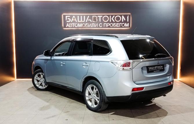 Mitsubishi Outlander III с пробегом 2012 года, цена 1 430 000 рублей, 197861 км, внедорожник, Автокод Объявления