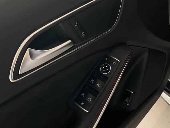 Mercedes-Benz GLA I (X156) Рестайлинг с пробегом 2019 года, цена 2 875 000 рублей, 80570 км, внедорожник, Автокод Объявления