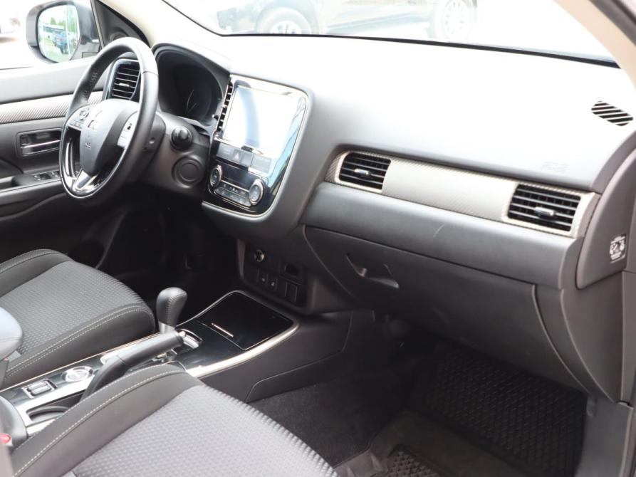 Mitsubishi Outlander III Рестайлинг 2 Санкт-Петербург  - изображение 12