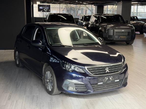 Peugeot 308 II Рестайлинг с пробегом 2018 года, цена 1 190 000 рублей, 106775 км, хэтчбек, Автокод Объявления