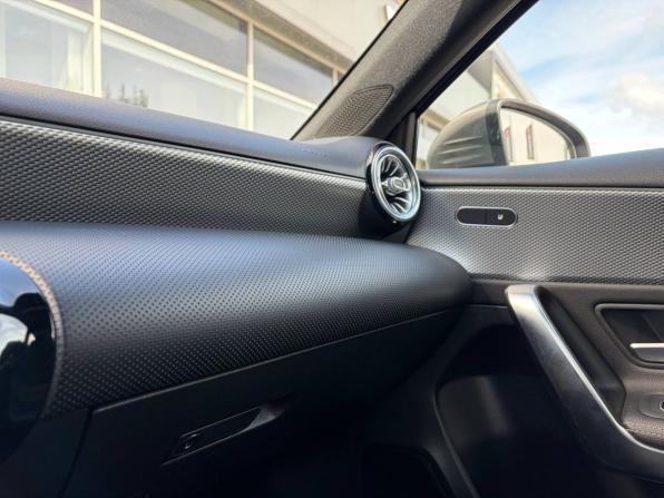 Mercedes-Benz A-Класс IV (W177) с пробегом 2018 года, цена 1 795 000 рублей, 170000 км, хэтчбек, Автокод Объявления