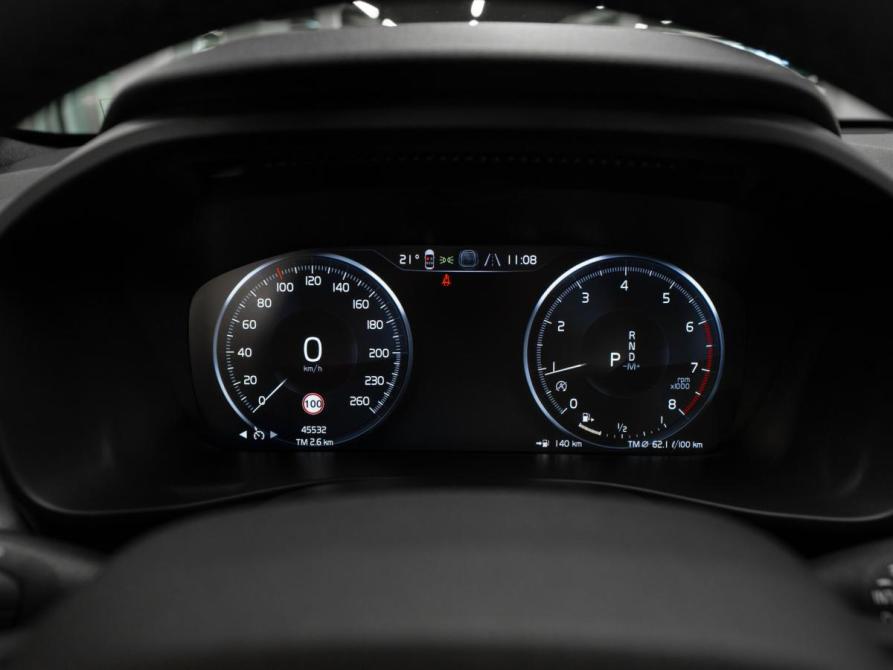 Volvo XC40 I Москва  - изображение 11
