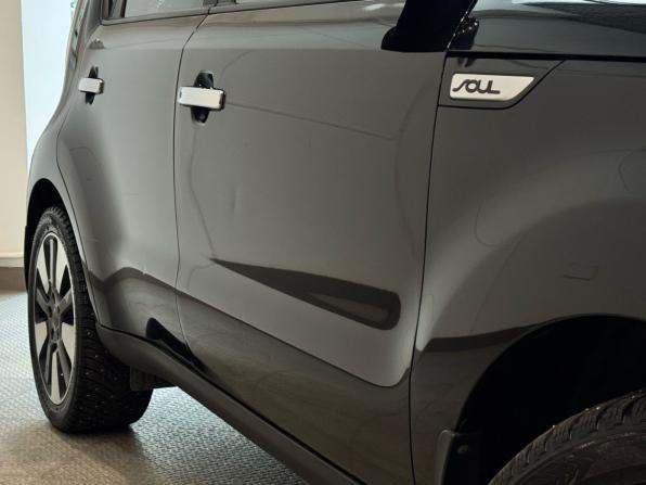 Kia Soul II Рестайлинг с пробегом 2017 года, цена 1 620 000 рублей, 93000 км, хэтчбек, Автокод Объявления