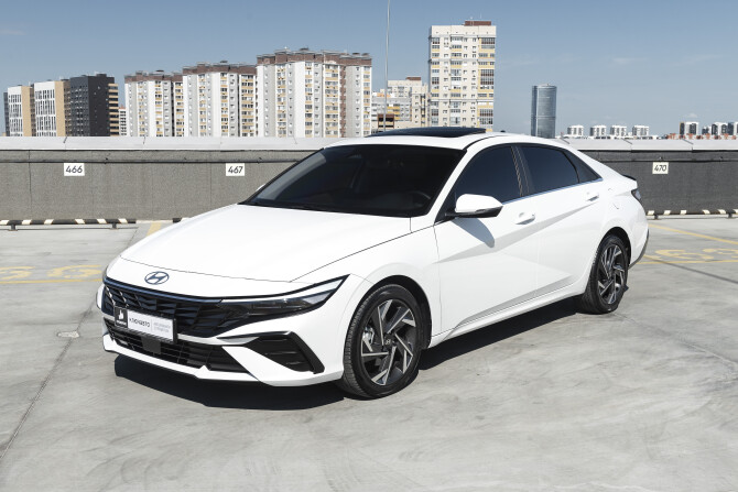 Hyundai Elantra VII (CN7) с пробегом 2024 года, цена 2 430 000 рублей, 960 км, седан, Автокод Объявления