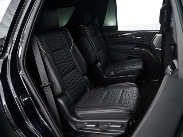 Cadillac Escalade V с пробегом 2023 года, цена 10 527 077 рублей, 42095 км, внедорожник, Автокод Объявления