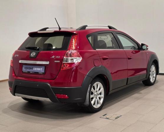 Dongfeng H30 Cross с пробегом 2016 года, цена 699 000 рублей, 62303 км, хэтчбек, Автокод Объявления