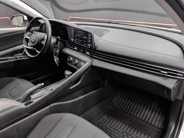 Hyundai Elantra VII (CN7) с пробегом 2022 года, цена 2 320 000 рублей, 37981 км, седан, Автокод Объявления