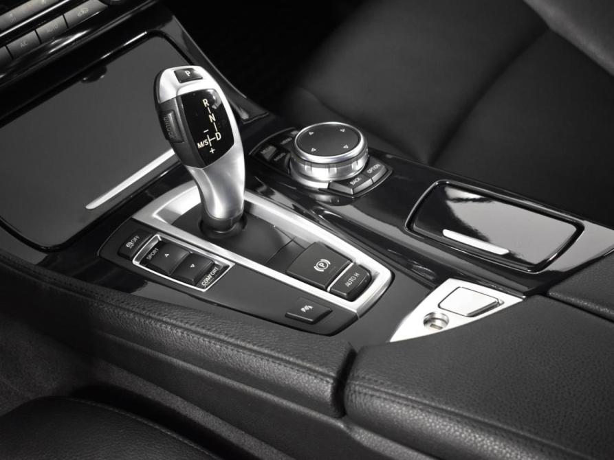 BMW 5 серии VI (F10/F11/F07) Рестайлинг Казань  - изображение 18