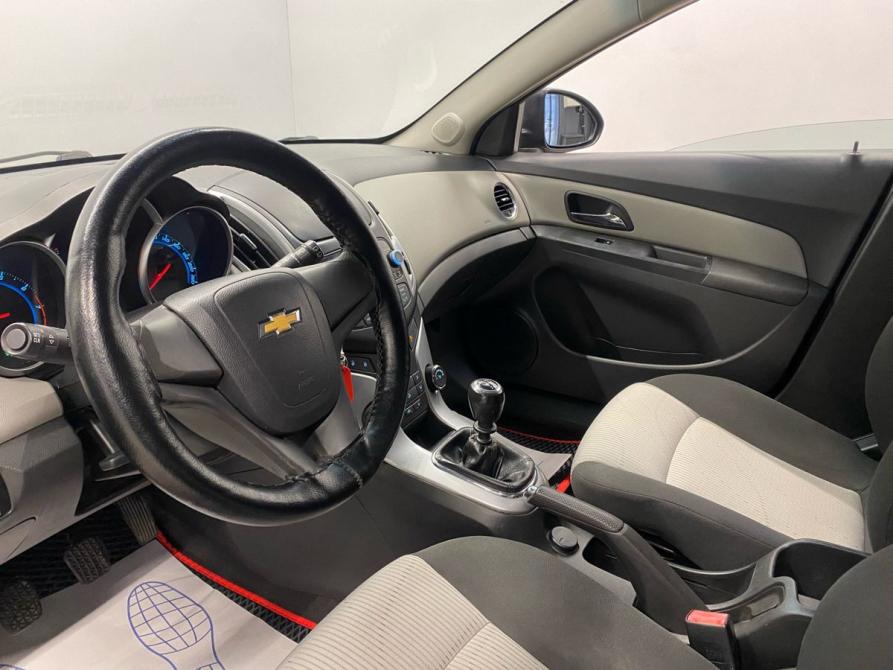 Chevrolet Cruze I Рестайлинг Санкт-Петербург  - изображение 9