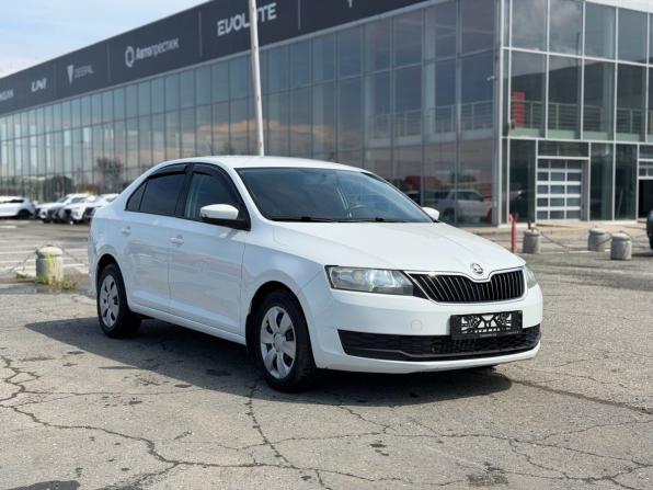 Skoda Rapid I Рестайлинг с пробегом 2017 года, цена 1 012 000 рублей, 135200 км, лифтбек, Автокод Объявления
