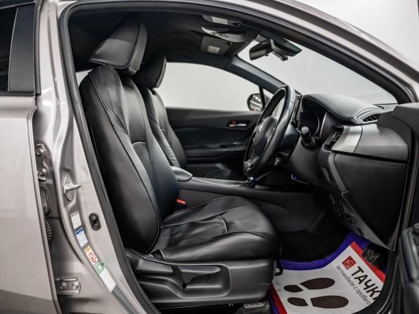 Toyota C-HR I с пробегом 2017 года, цена 1 849 000 рублей, 77000 км, внедорожник, Автокод Объявления