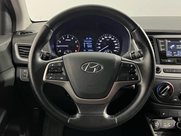 Hyundai Solaris II с пробегом 2017 года, цена 1 170 000 рублей, 120485 км, седан, Автокод Объявления
