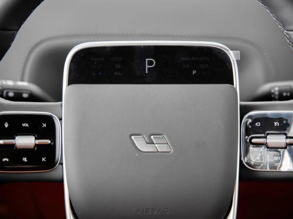 Li Auto (Lixiang) L7 I Рестайлинг с пробегом 2025 года, цена 7 355 000 рублей, 5 км, внедорожник, Автокод Объявления