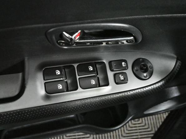 Kia Carens II (UN) с пробегом 2010 года, цена 750 000 рублей, 218717 км, минивэн, Автокод Объявления