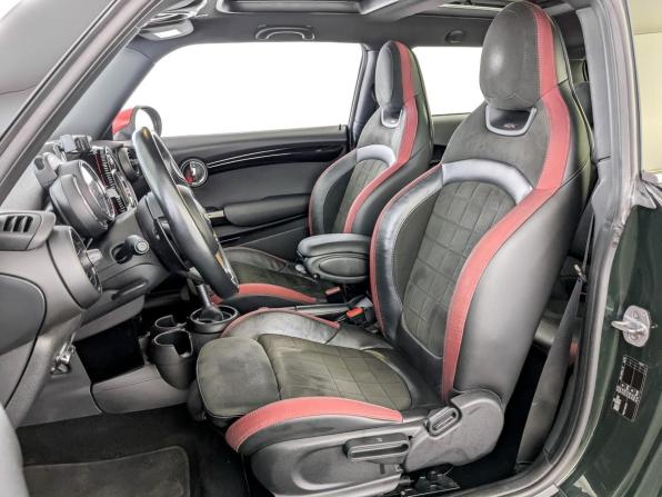 Mini Hatch III (F55/F56) с пробегом 2017 года, цена 2 020 000 рублей, 174963 км, хэтчбек, Автокод Объявления