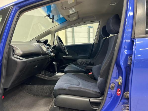 Honda Fit II с пробегом 2011 года, цена 795 000 рублей, 156000 км, хэтчбек, Автокод Объявления
