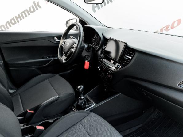 Hyundai Solaris II Рестайлинг с пробегом 2020 года, цена 1 370 000 рублей, 137969 км, седан, Автокод Объявления