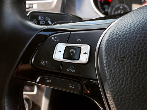 Volkswagen Golf VII Рестайлинг с пробегом 2018 года, цена 1 169 000 рублей, 92414 км, универсал, Автокод Объявления
