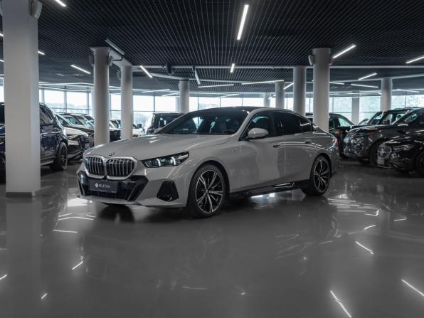 BMW 5 серии VIII (G60/G61/G68) с пробегом 2023 года, цена 7 950 000 рублей, 19500 км, седан, Автокод Объявления