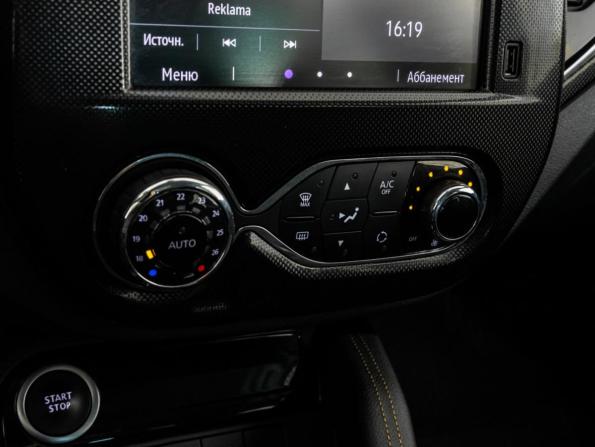 Renault Kaptur I Рестайлинг с пробегом 2022 года, цена 1 749 000 рублей, 47379 км, внедорожник, Автокод Объявления