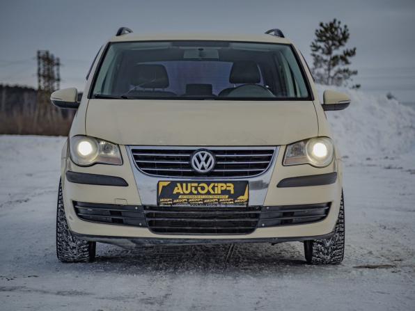Volkswagen Touran I Рестайлинг с пробегом 2010 года, цена 579 000 рублей, 305666 км, компактвэн, Автокод Объявления