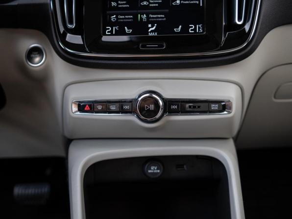 Volvo XC40 I с пробегом 2021 года, цена 3 849 000 рублей, 83514 км, внедорожник, Автокод Объявления