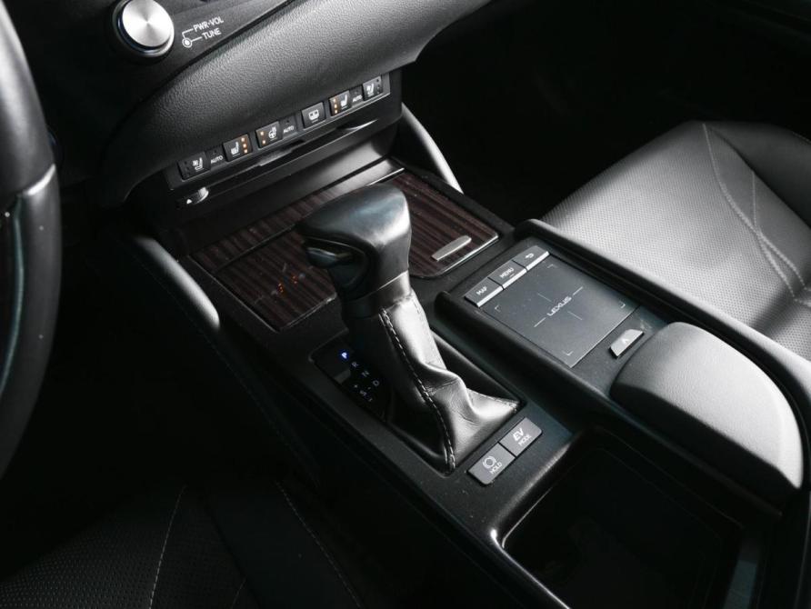 Lexus ES VII Ростов-на-Дону  - изображение 17