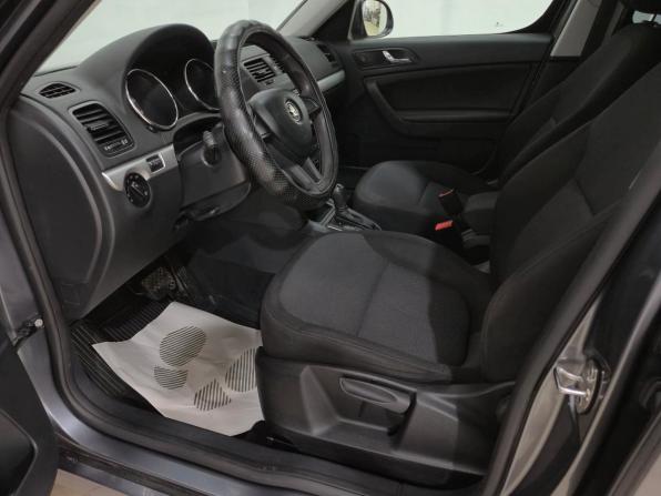 Skoda Yeti I Рестайлинг с пробегом 2017 года, цена 1 375 000 рублей, 194026 км, внедорожник, Автокод Объявления