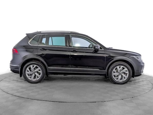 Volkswagen Tiguan II Рестайлинг с пробегом 2021 года, цена 3 750 000 рублей, 17314 км, внедорожник, Автокод Объявления