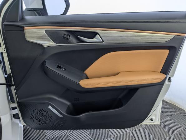 Haval Jolion I с пробегом 2023 года, цена 1 830 000 рублей, 48068 км, внедорожник, Автокод Объявления