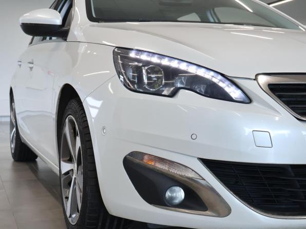 Peugeot 308 II с пробегом 2014 года, цена 1 108 000 рублей, 108154 км, хэтчбек, Автокод Объявления
