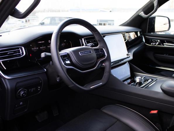 Jeep Wagoneer WS с пробегом 2024 года, цена 13 590 000 рублей, 8242 км, внедорожник, Автокод Объявления