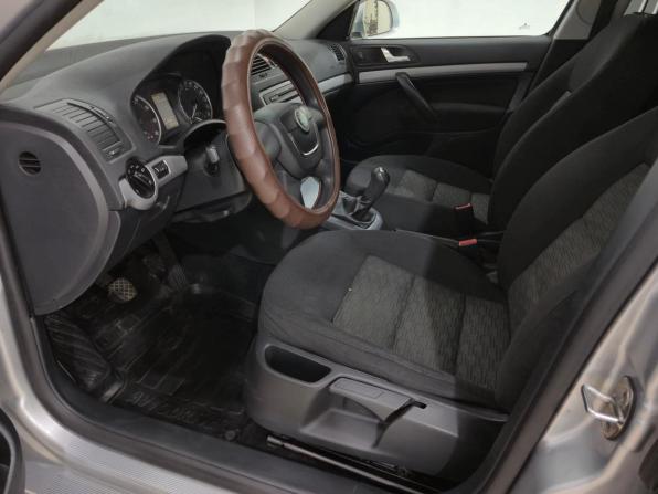 Skoda Octavia II (A5) Рестайлинг с пробегом 2013 года, цена 775 000 рублей, 190123 км, лифтбек, Автокод Объявления