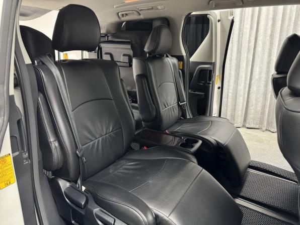Toyota Vellfire I с пробегом 2011 года, цена 2 650 000 рублей, 190113 км, минивэн, Автокод Объявления