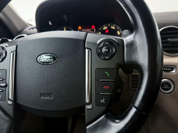 Land Rover Discovery IV Рестайлинг с пробегом 2015 года, цена 3 800 000 рублей, 110000 км, внедорожник, Автокод Объявления