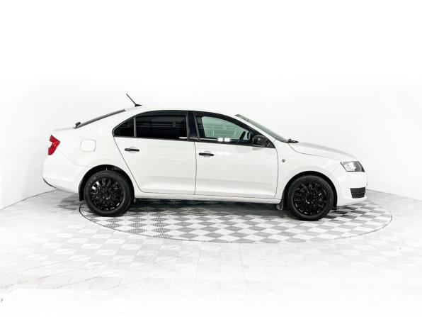 Skoda Rapid I с пробегом 2017 года, цена 956 000 рублей, 119658 км, лифтбек, Автокод Объявления