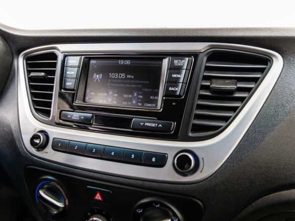 Hyundai Solaris II с пробегом 2018 года, цена 1 208 000 рублей, 136363 км, седан, Автокод Объявления