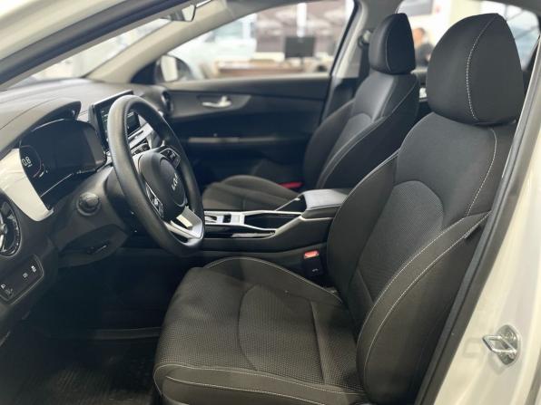 Kia K3 II (China Market) Рестайлинг с пробегом 2023 года, цена 2 109 900 рублей, 2700 км, седан, Автокод Объявления