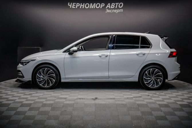 Volkswagen Golf VIII с пробегом 2022 года, цена 2 455 000 рублей, 61561 км, хэтчбек, Автокод Объявления