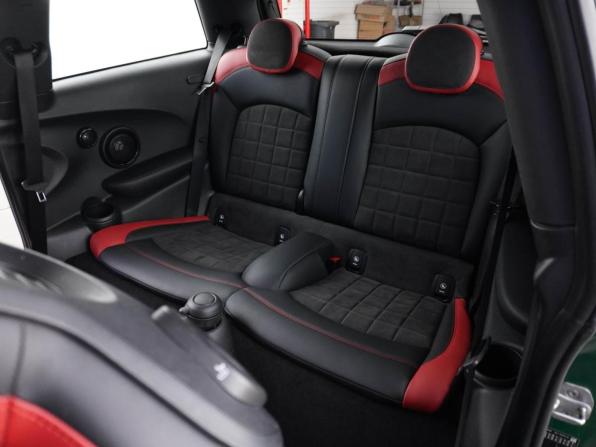 Mini Hatch III (F55/F56) Рестайлинг с пробегом 2019 года, цена 3 149 977 рублей, 70770 км, хэтчбек, Автокод Объявления