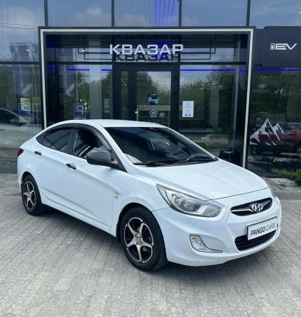 Hyundai Solaris I с пробегом 2013 года, цена 749 000 рублей, 198637 км, седан, Автокод Объявления