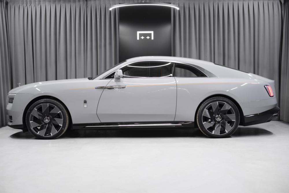 Rolls-Royce Spectre Москва  - изображение 7