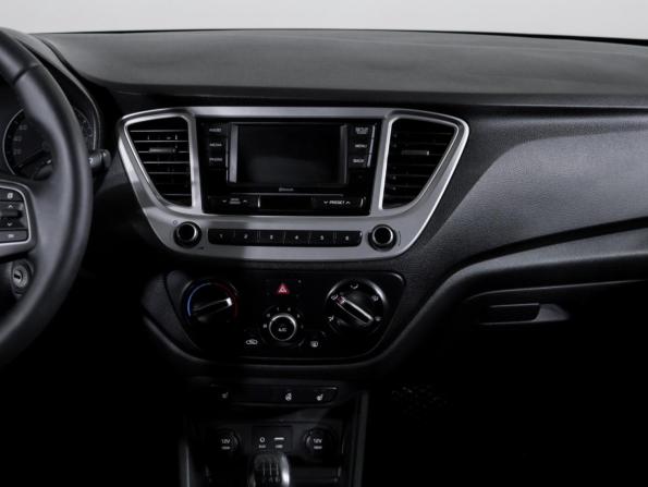 Hyundai Solaris II с пробегом 2017 года, цена 1 250 000 рублей, 88000 км, седан, Автокод Объявления