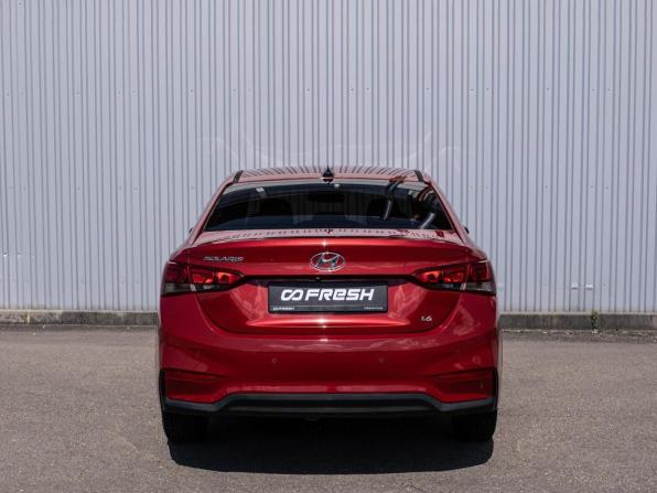 Hyundai Solaris II с пробегом 2017 года, цена 1 349 000 рублей, 165498 км, седан, Автокод Объявления