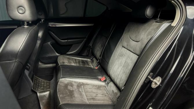 Skoda Octavia III (A7) Рестайлинг с пробегом 2017 года, цена 1 400 000 рублей, 175181 км, лифтбек, Автокод Объявления