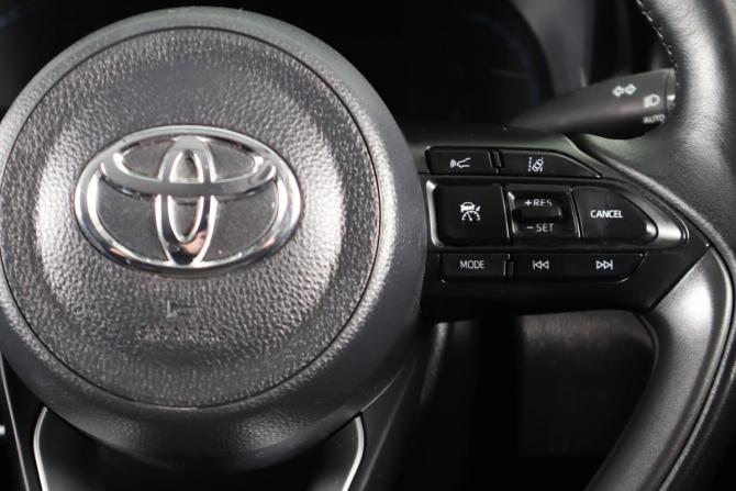Toyota Yaris Cross с пробегом 2020 года, цена 1 649 000 рублей, 95550 км, внедорожник, Автокод Объявления