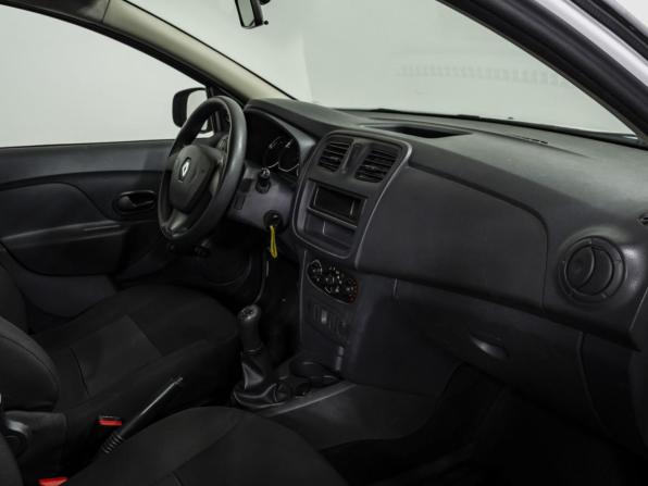 Renault Logan II с пробегом 2017 года, цена 775 000 рублей, 99338 км, седан, Автокод Объявления