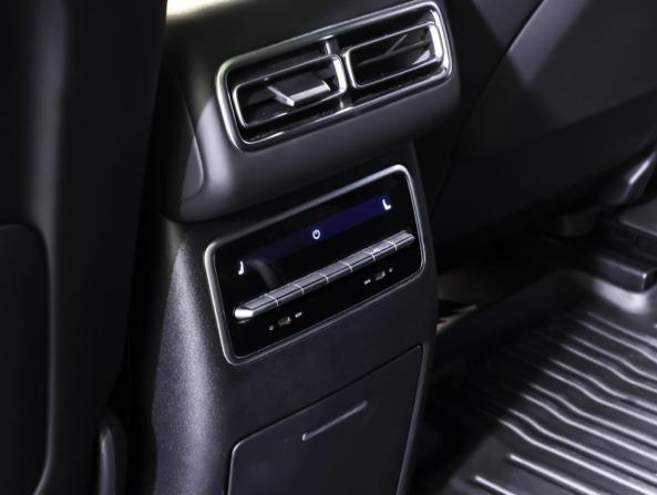 Li Auto (Lixiang) L7 I с пробегом 2023 года, цена 5 390 000 рублей, 53143 км, внедорожник, Автокод Объявления